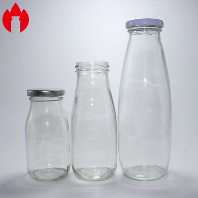 Leere Glasflasche für Milch
