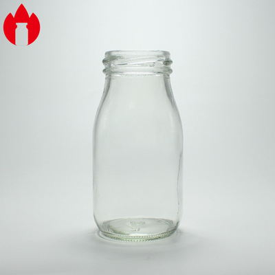 Leere Glasflasche für Milch